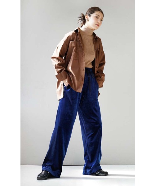 e-zakkamania stores(イーザッカマニアストアーズ)の「ストレートシルエット ベロアパンツ(その他パンツ・レディース・ブラック/ネイビー/グリーン・M)」の6枚目の写真
