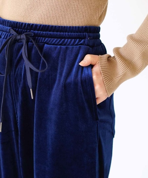 e-zakkamania stores(イーザッカマニアストアーズ)の「ストレートシルエット ベロアパンツ(その他パンツ・レディース・ブラック/ネイビー/グリーン・M)」の14枚目の写真