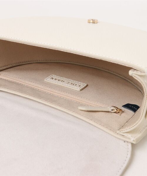 セール☆COLE HAAN エビ−サドルバッグ（アイボリー） セール】エビ－サドルバッグ womens（ショルダーバッグ）｜COLE
