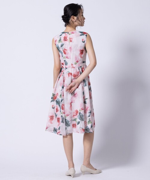 TOCCA(トッカ)の「FULL BLOOM PEONY ドレス(ワンピース・レディース・グリーン系5/ピンク系5・0/2/4/6)」の9枚目の写真