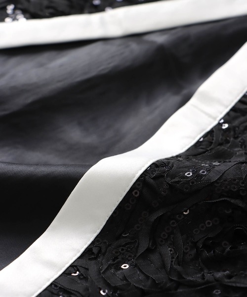 BAUM UND PFERDGARTEN(バウムウンドヘルガーデン)の「BAUM UND PFERDGARTEN / MEGAN Roses and Sequins(スパンコールスリーブレスブラウス 24018)(シャツ/ブラウス・レディース・ブラック・36)」の2枚目の写真
