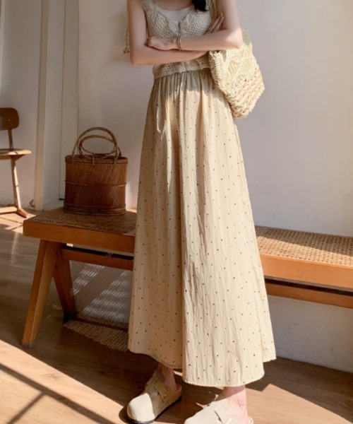 Ritzy(リッツィー)の「水玉柄シワ感ワイドクロップドパンツ 3色展開(スカート・レディース・ブラック/ブルー/ベージュ・M/L)」の3枚目の写真