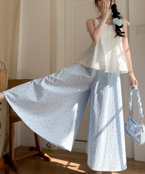Ritzy(リッツィー)の「水玉柄シワ感ワイドクロップドパンツ 3色展開(スカート・レディース・ブラック/ブルー/ベージュ・M/L)」の19枚目の写真