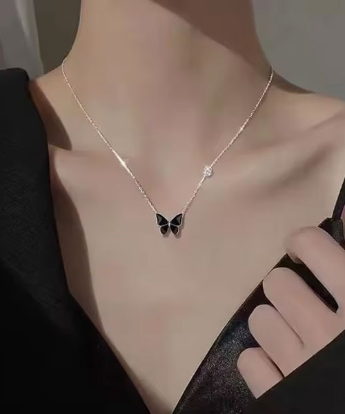 バタフライモチーフ ネックレス float】バタフライ モチーフ ネックレス【温感変色】（ネックレス