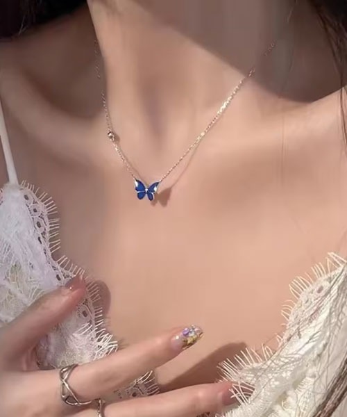 float】バタフライ モチーフ ネックレス【温感変色】（ネックレス