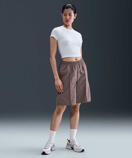 NIKE（ナイキ）の「ナイキ スポーツウェア チル ニット ウィメンズ クロップド Tシャツ / Nike Sportswear Chill Knit Women's Cropped T-Shirt HF9539-100 White（Tシャツ/カットソー・レディース・ホワイト・L/XS/XL/S/M）」の12枚目の写真