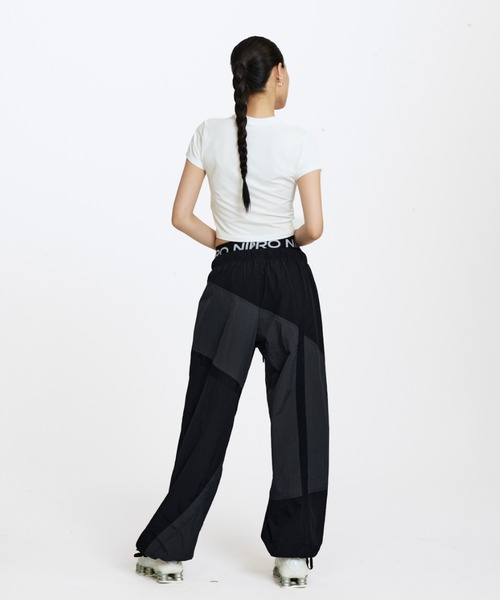 NIKE（ナイキ）の「ナイキ スポーツウェア チル ニット ウィメンズ クロップド Tシャツ / Nike Sportswear Chill Knit Women's Cropped T-Shirt HF9539-100 White（Tシャツ/カットソー・レディース・ホワイト・L/XS/XL/S/M）」の6枚目の写真