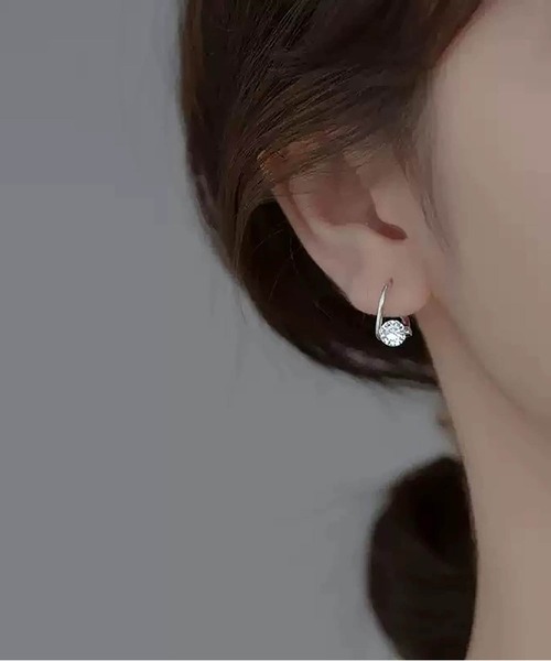 LA VORAGINE(ラ ヴォラジネ)の「ジルコンフープピアス(ピアス(両耳用)・レディース・ゴールド/シルバー系1/シルバー/ゴールド系1・FREE)」の3枚目の写真