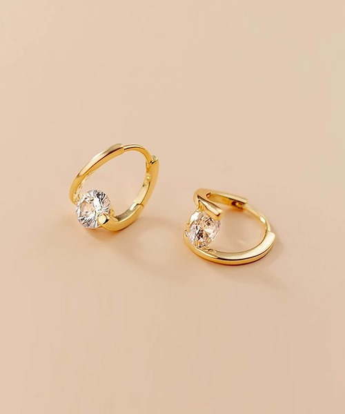 LA VORAGINE(ラ ヴォラジネ)の「ジルコンフープピアス(ピアス(両耳用)・レディース・ゴールド/シルバー系1/シルバー/ゴールド系1・FREE)」の9枚目の写真