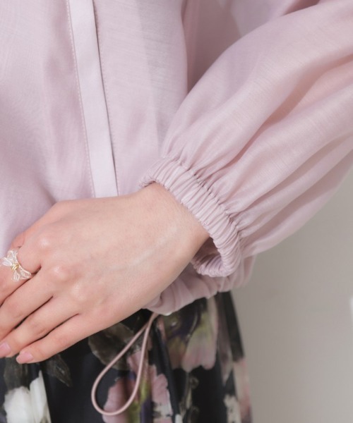 couture brooch(クチュールブローチ)の「【マシンウォッシャブル・シアー】袖シャーリングシアーブルゾン(ブルゾン・レディース・アイボリー/サンドベージュ/ブラック・36/38/42)」の8枚目の写真