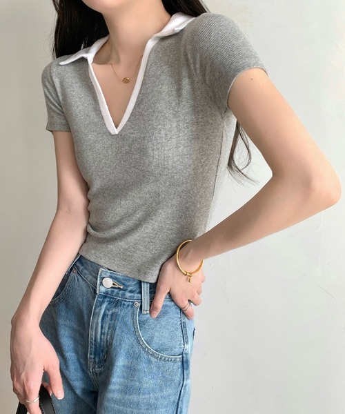 2ly2（トゥーリートゥー）の「トレンド感抜群！襟付きVネックリブ半袖トップス（Tシャツ/カットソー・レディース・グレー/ネイビー・FREE）」の6枚目の写真