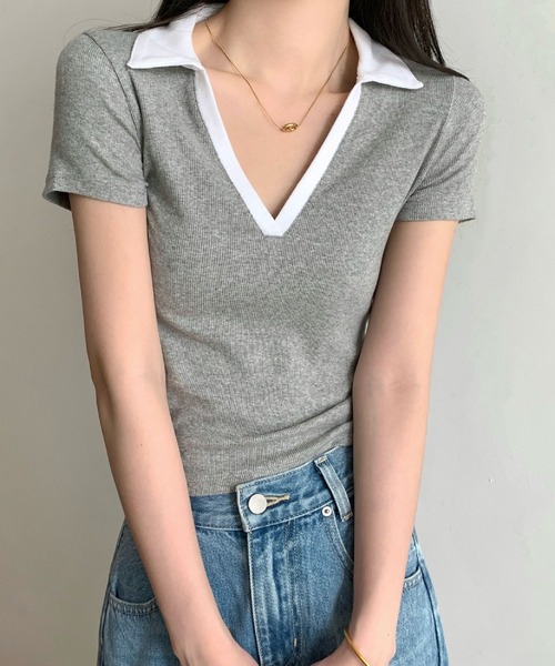 2ly2（トゥーリートゥー）の「トレンド感抜群！襟付きVネックリブ半袖トップス（Tシャツ/カットソー・レディース・グレー/ネイビー・FREE）」の7枚目の写真
