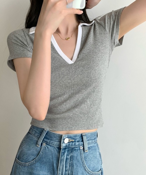 2ly2（トゥーリートゥー）の「トレンド感抜群！襟付きVネックリブ半袖トップス（Tシャツ/カットソー・レディース・グレー/ネイビー・FREE）」の11枚目の写真