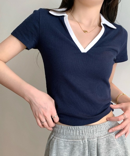 2ly2（トゥーリートゥー）の「トレンド感抜群！襟付きVネックリブ半袖トップス（Tシャツ/カットソー・レディース・グレー/ネイビー・FREE）」の16枚目の写真