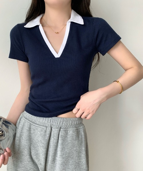 2ly2（トゥーリートゥー）の「トレンド感抜群！襟付きVネックリブ半袖トップス（Tシャツ/カットソー・レディース・グレー/ネイビー・FREE）」の17枚目の写真