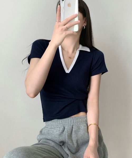 2ly2（トゥーリートゥー）の「トレンド感抜群！襟付きVネックリブ半袖トップス（Tシャツ/カットソー・レディース・グレー/ネイビー・FREE）」の19枚目の写真