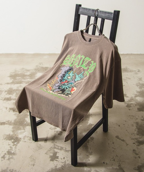 BENDER TOKYO(ベンダートウキョウ)の「ヴィンテージライク ピグメント加工 アソート グラフィックプリント オーバーサイズTシャツ バックプリントTシャツ(Tシャツ/カットソー・メンズ・ブラック系その他/ブラック系その他2/ブラック系その他3/ブラック系その他4/ブラック系その他5/ブラック系その他6/ブラック系その他7/ブラック系/ブラック系1/ブラック系2/ブラック系3/ブラック系4/ブラック系5/モカ/ブラウン系その他/ブラウン系その他2/ブラウン系その他3/ブラウン系その他4/ブラウン系その他6/ブラック/ブラウン系その他5・M/L/XL)」の17枚目の写真