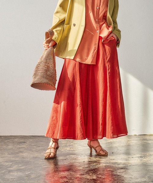 BAYFLOW（ベイフロー）の「[すっきり見えする落ち感]コットンリネンフレアスカート（スカート・レディース・アイボリー/オレンジ/ブラック/ターコイズブルー・SMALL/MEDIUM）」の4枚目の写真