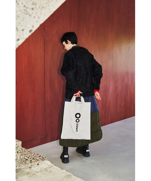 OMMO（オーエムエムオー）の「LOGO SQUARE TOTE（トートバッグ・レディース・ブラック/ホワイト・FREE）」の22枚目の写真