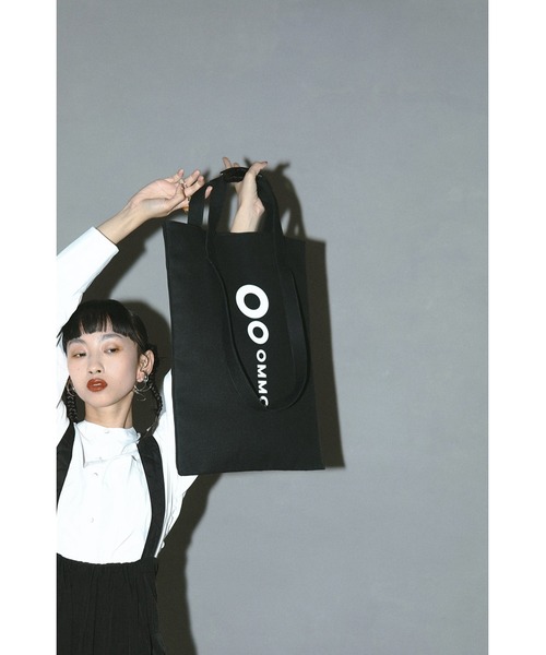 OMMO（オーエムエムオー）の「LOGO SQUARE TOTE（トートバッグ・レディース・ブラック/ホワイト・FREE）」の19枚目の写真