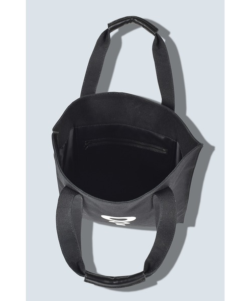 OMMO（オーエムエムオー）の「LOGO SQUARE TOTE（トートバッグ・レディース・ブラック/ホワイト・FREE）」の6枚目の写真