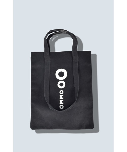 OMMO（オーエムエムオー）の「LOGO SQUARE TOTE（トートバッグ・レディース・ブラック/ホワイト・FREE）」の8枚目の写真