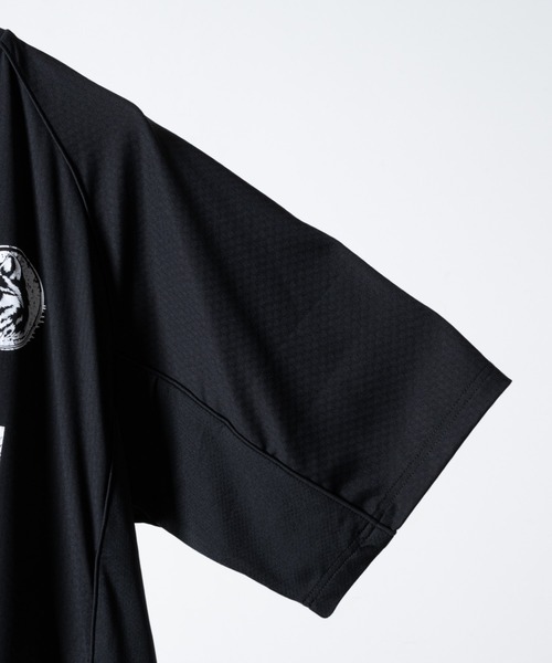 KUUUPY（クーピー）の「2-Way Mesh Panel Short-Sleeve Game Shirt - 2wayメッシュ切替 半袖ゲームシャツ（Tシャツ/カットソー・メンズ・ブラック/チャコールグレー・SMALL/MEDIUM/LARGE）」の22枚目の写真