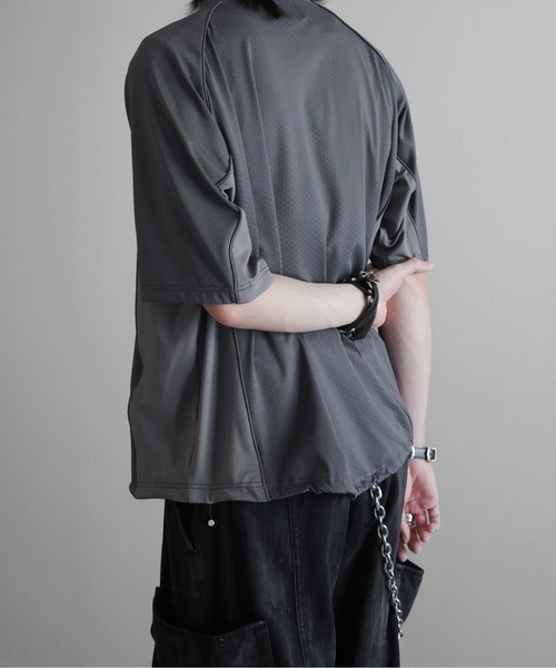 KUUUPY（クーピー）の「2-Way Mesh Panel Short-Sleeve Game Shirt - 2wayメッシュ切替 半袖ゲームシャツ（Tシャツ/カットソー・メンズ・ブラック/チャコールグレー・SMALL/MEDIUM/LARGE）」の4枚目の写真