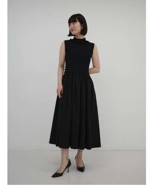 ESTNATION（エストネーション）の「ESTNATION / リブネックフリル タイプライターワンピース《EXCLUSIVE》（ワンピース・レディース・ブラック/ネイビー・FREE）」の11枚目の写真