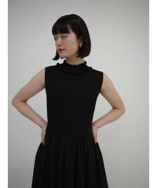 ESTNATION（エストネーション）の「ESTNATION / リブネックフリル タイプライターワンピース《EXCLUSIVE》（ワンピース・レディース・ブラック/ネイビー・FREE）」の9枚目の写真