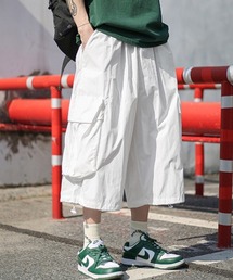 NOWLE（ノウル）の「【NOWLE】ワイドシルエット クロップド ナイロン カーゴパンツ（カーゴパンツ）」