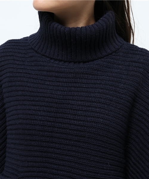 LBC(エルビーシー)の「アクリルウールバルキーポンチョ (ニット/セーター・レディース・ネイビー/ベージュ/アッシュグレー・MEDIUM)」の7枚目の写真