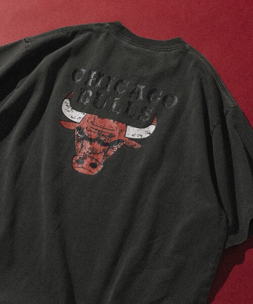 NBA（エヌビーエー）の「NBA/エヌビーエー NBA ﾁｰﾑ ﾊﾞｯｸﾛｺﾞTEE（Tシャツ/カットソー・メンズ・ベージュ/ブラック/ネイビー・LARGE/MEDIUM）」の2枚目の写真