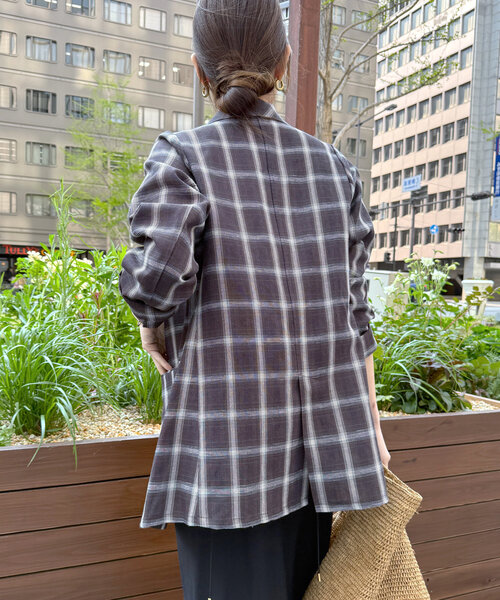 DouDou（ドゥドゥ）の「リネン混チェックダブルジャケット（テーラードジャケット・レディース・ダークブラウン/オフホワイト・FREE）」の3枚目の写真
