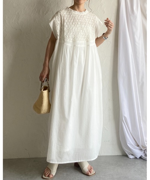 She's Closet（シーズクローゼット）の「フレンチスリーブインド綿100%スモッキング刺繍フレアロングワンピース（ワンピース・レディース・ブラック/オフホワイト・FREE）」の19枚目の写真