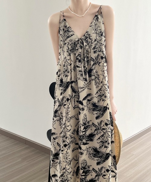 Aelina(エリナ)の「花柄キャミワンピース(ワンピース・レディース・ベージュ・L/M)」の5枚目の写真