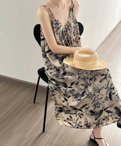 Aelina(エリナ)の「花柄キャミワンピース(ワンピース・レディース・ベージュ・L/M)」の12枚目の写真