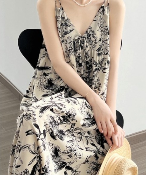 Aelina(エリナ)の「花柄キャミワンピース(ワンピース・レディース・ベージュ・L/M)」の22枚目の写真