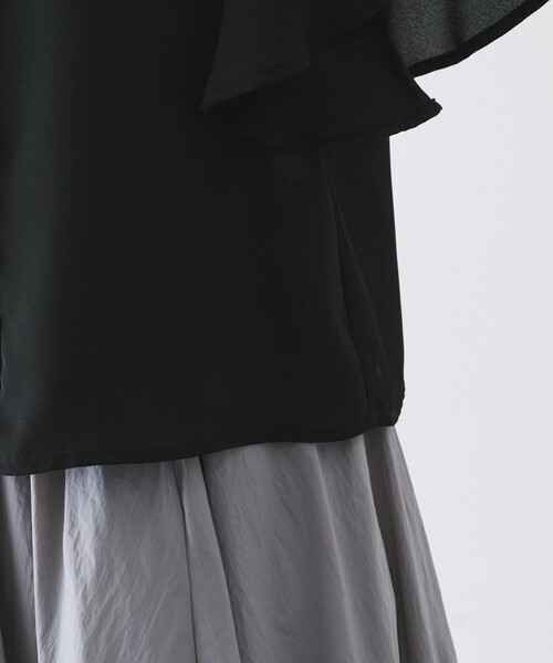 Jayro(ジャイロ)の「シフォンジョーゼット袖フリルブラウス(シャツ/ブラウス・レディース・ブラック系その他/ホワイト系その他2/オフホワイト/ブラック/サックスブルー/ホワイト系その他/ピンク系その他2・M)」の10枚目の写真