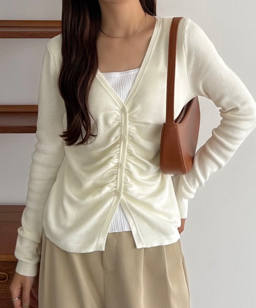 callautia（カラウティア）の「レイヤード風ギャザーニットトップス