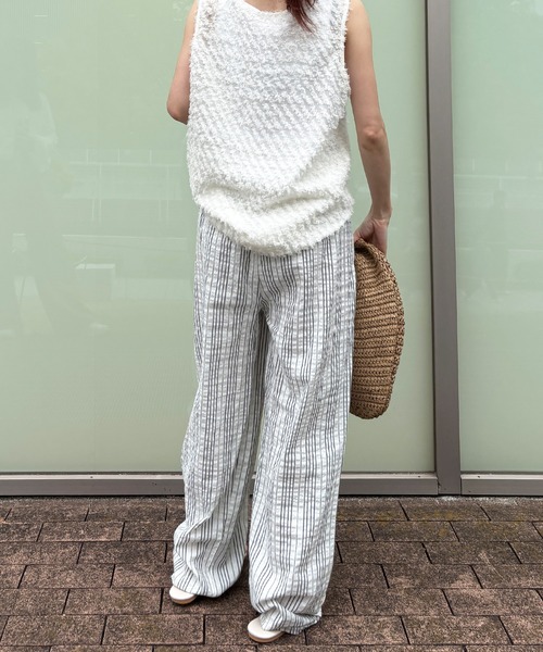 ISOOK（アイスー）の「【ISOOK / アイスー】リラックスサッカーストライプパンツ / ストレートパンツ イージーパンツ ウエストゴム 総ゴム 紐仕様 柄パンツ 白 青 ZOZOTOWN限定（その他パンツ・レディース・ライトブルー/ブラック・FREE）」の14枚目の写真
