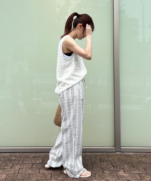 ISOOK（アイスー）の「【ISOOK / アイスー】リラックスサッカーストライプパンツ / ストレートパンツ イージーパンツ ウエストゴム 総ゴム 紐仕様 柄パンツ 白 青 ZOZOTOWN限定（その他パンツ・レディース・ライトブルー/ブラック・FREE）」の17枚目の写真