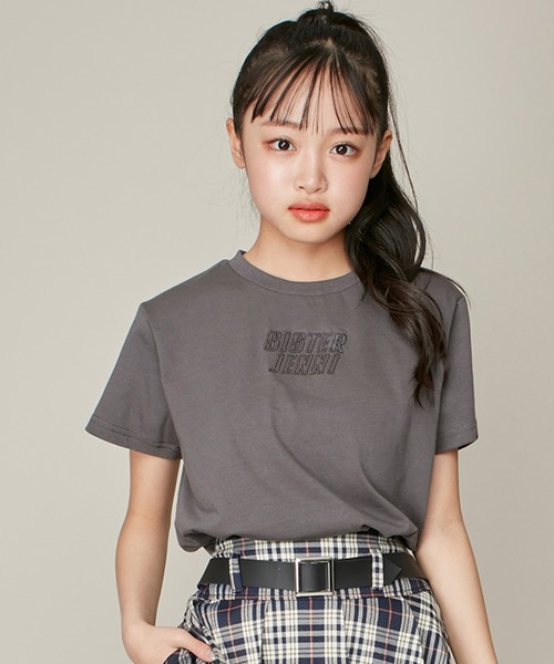 SISTER JENNI（SISTER JENNI）の「【ひんやり素材・UVカット】接触冷感ロゴししゅうTシャツ（Tシャツ/カットソー・キッズ・ラベンダー/オフホワイト/チャコールグレー・130cm/140cm/150cm/160cm）」の2枚目の写真