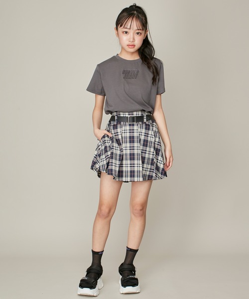 SISTER JENNI（SISTER JENNI）の「【ひんやり素材・UVカット】接触冷感ロゴししゅうTシャツ（Tシャツ/カットソー・キッズ・ラベンダー/オフホワイト/チャコールグレー・130cm/140cm/150cm/160cm）」の8枚目の写真