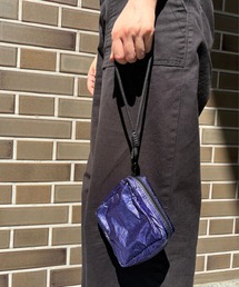 MARK'S（マークス）の「ハンドストラップ コレクション マークス メタリック スクエアポーチ（ポーチ）」