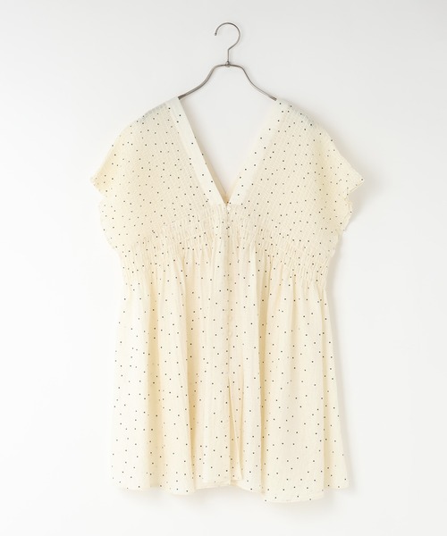 LOWRYS FARM（ローリーズファーム）の「シャーリングチュニックフレンチスリーブ　 581468（シャツ/ブラウス・レディース・ブルー/ブラック/アイボリー/ブラウン/ブラウン系その他2/ブルー系その他2/ドット・FREE）」の7枚目の写真