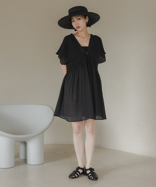 LOWRYS FARM（ローリーズファーム）の「シャーリングチュニックフレンチスリーブ　 581468（シャツ/ブラウス・レディース・ブルー/ブラック/アイボリー/ブラウン・FREE）」の5枚目の写真