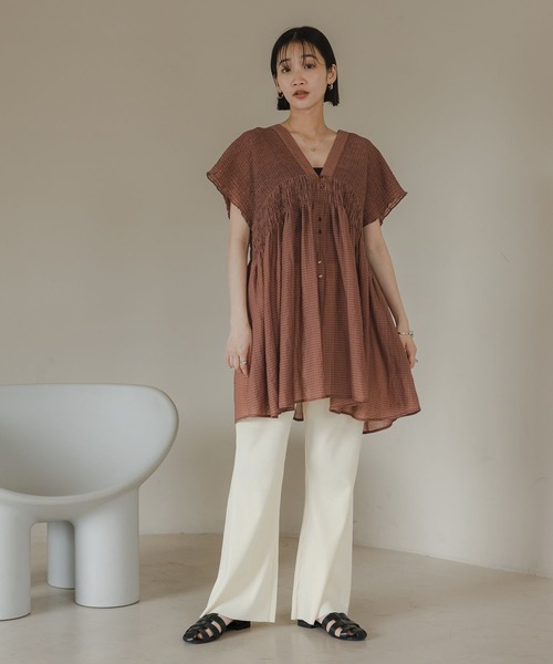 LOWRYS FARM（ローリーズファーム）の「シャーリングチュニックフレンチスリーブ　 581468（シャツ/ブラウス・レディース・ブルー/ブラック/アイボリー/ブラウン・FREE）」の19枚目の写真