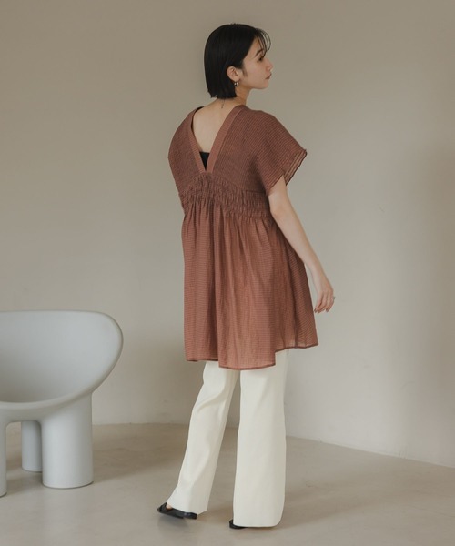 LOWRYS FARM（ローリーズファーム）の「シャーリングチュニックフレンチスリーブ　 581468（シャツ/ブラウス・レディース・ブルー/ブラック/アイボリー/ブラウン・FREE）」の20枚目の写真