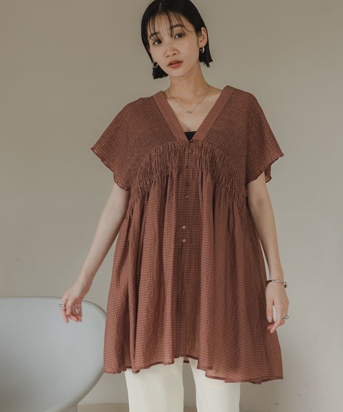 LOWRYS FARM（ローリーズファーム）の「シャーリングチュニックフレンチスリーブ　 581468（シャツ/ブラウス・レディース・ブルー/ブラック/アイボリー/ブラウン・FREE）」の21枚目の写真